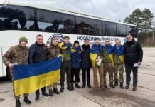Україна повернула сімох цивільних із російського полону