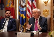 Трамп залишив Венсу секретний лист на випадок, якщо з ним “щось трапиться”