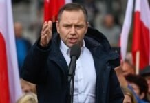 У Польщі пояснили, чому питання позбавлення ордена Зеленського відклали