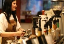 Робота в курортних регіонах: які вакансії стали прибутковішими