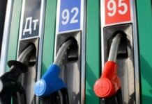 У Москві та Петербурзі почали обмежувати продаж пального на АЗС