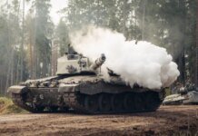 Велика Британія замінить танки Challenger 2 в Естонії мобільними силами з дронами, врахувавши досвід ЗСУ