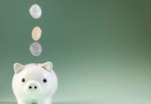 Заощаджувати, а не витрачати: українці встановили новий рекорд за обсягом вкладів
