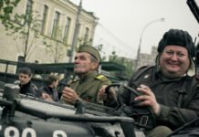 Добровільно-примусово: скільки грошей росіяни задонатили на війну