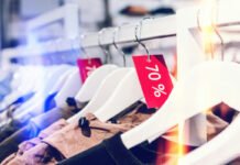 Знижки до 90%: чому великі російські мережі одягу проводять розпродажі