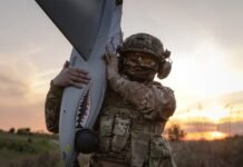 США й Франція допомогли Україні знайти слабкі місця ППО Росії для ударів дронами, – FT