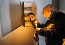 У Севастополі світло дають “у ручному режимі”, окупанти скаржаться на колапс системи