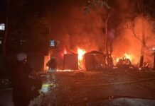 Після атаки РФ на Одесу у місті пожежі та є постраждалий