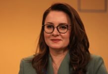 Зеленський нагородив Свириденко орденом після її відставки