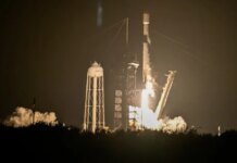 Відпрацьований ступінь ракети SpaceX врізався в Місяць і здійняв хмару пилу