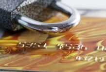 Банківські картки: в Україні хочуть запровадити штрафи до 51 тис. грн за «дропи»