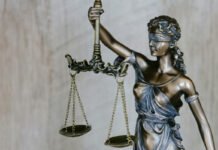 Служителі Феміди: скільки суддів у країнах Європи та Україні