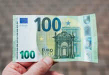 Експерт розповів, що чекає на євро в Україні наступного тижня