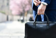 Зарплати чиновників: скільки заробляють різні категорії держслужбовців