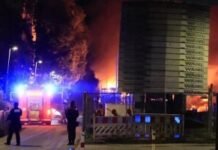 У Берліні вночі пожежа перекинулася на електропідстанцію