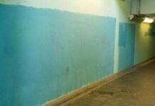 На вокзалі в Німеччині з’явилося восьмиметрове нацистське гасло