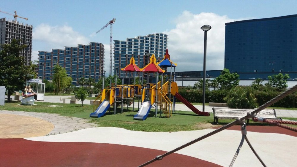 Апартаменты у моря в Батуми первая линия у моря и квартиры в Одессе