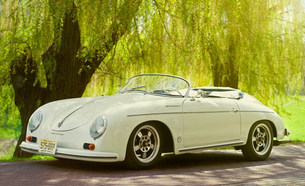 Porsche 356 — первый автомобиль от знаменитой немецкой фирмы Porsche.