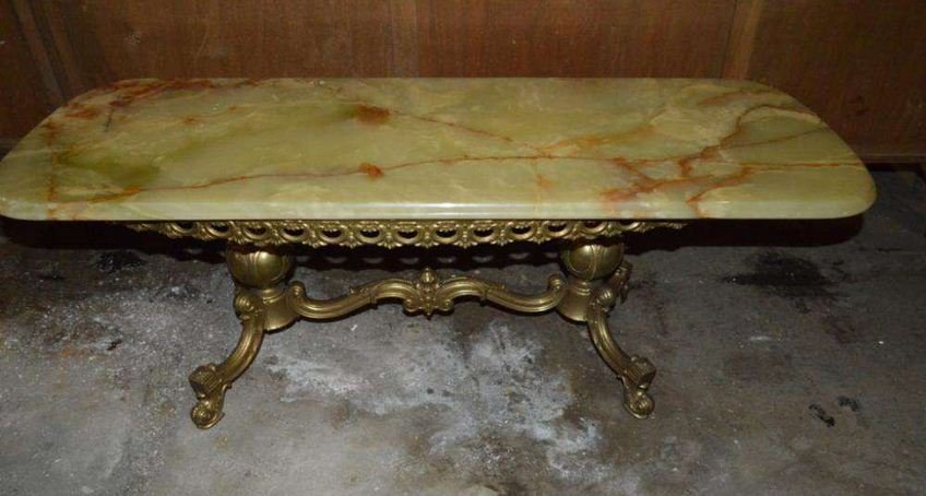 Столик з оніксу і бронзи-овальний