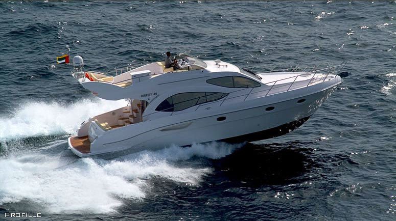 Яхта Majesty 44