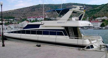 Моторная яхта Mangusta 65