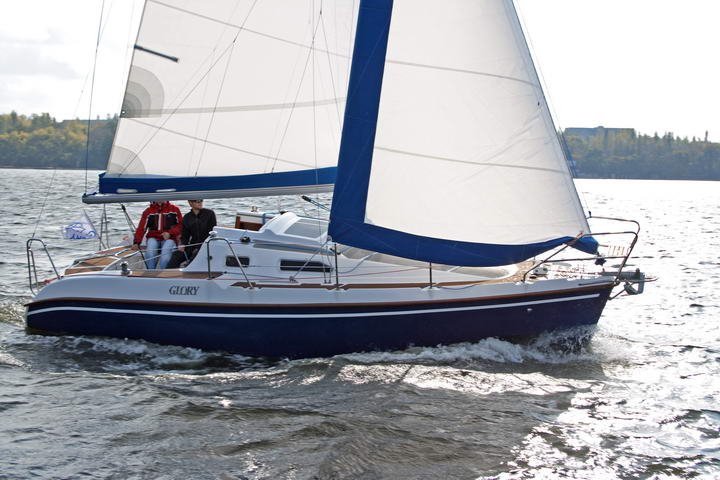 Яхта ВС-750 "Glory" однокорпусная, парусно-моторная крейсерская для активного отдыха и туризма